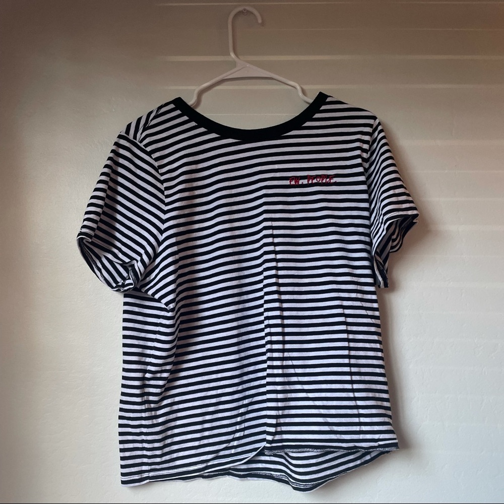 Black and white Hot topic shirt